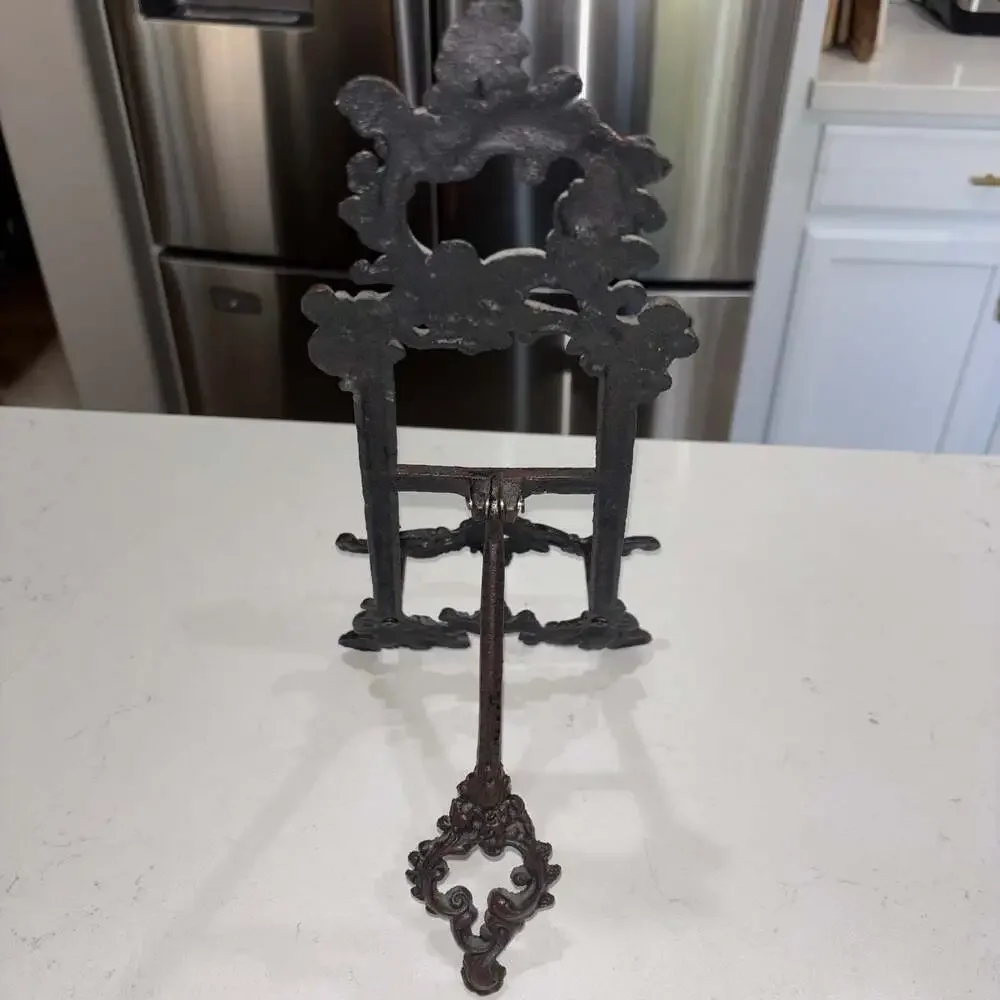 Unbranded vintage cast